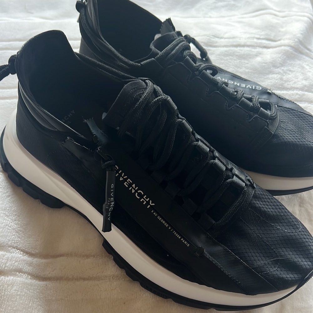 Givenchy size 40 3AV George 75008